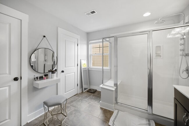 Building Photo - 2435 Double Oaks Rd