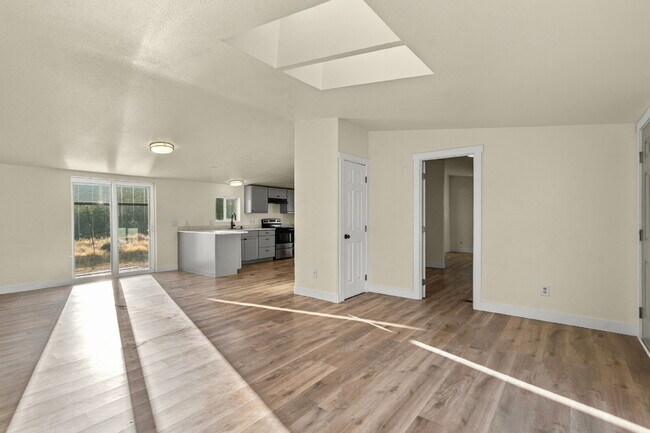 Building Photo - 1756 Tolman Creek Rd