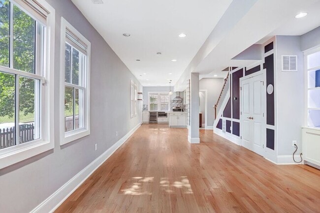 Primary Photo - 1349 W St SE
