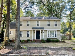 Building Photo - Beautiful West End Two Story