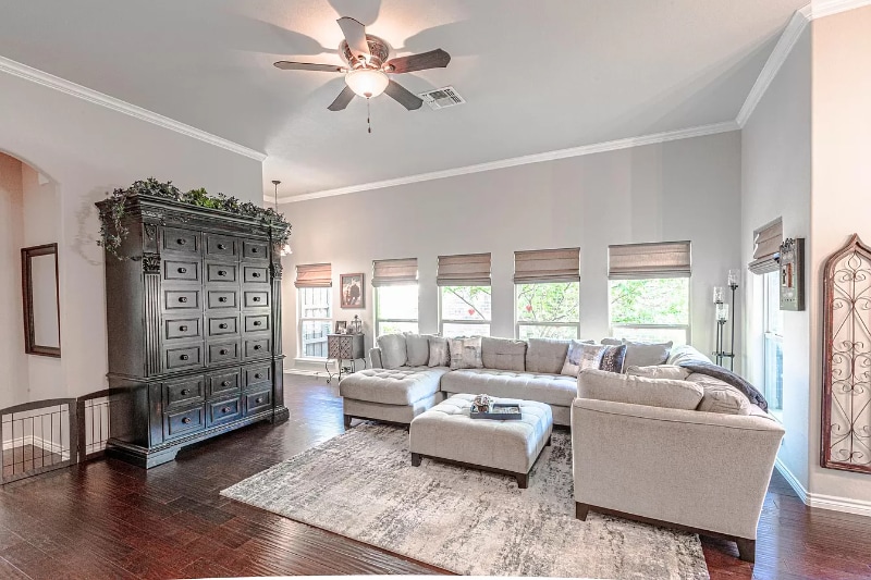 Building Photo - 1810 Sanderlain Ln