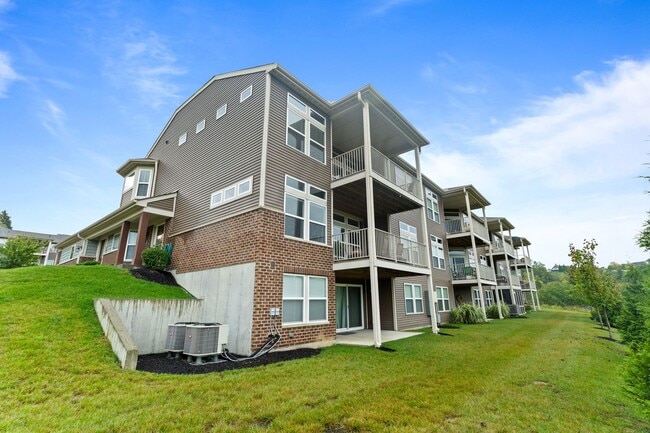 Building Photo - 7555 Devonshire Dr