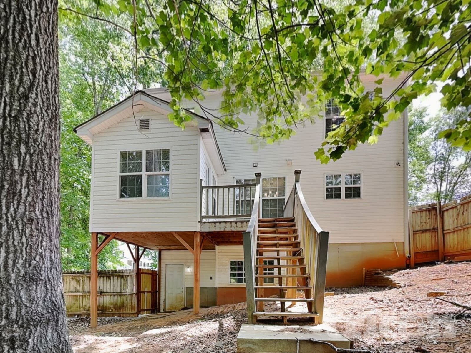 Building Photo - 153 Clear Brook Trail
