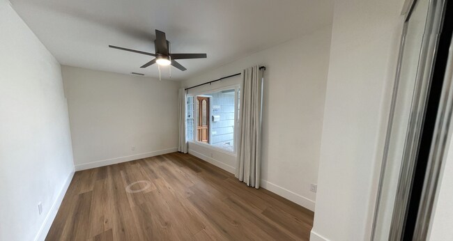 Building Photo - Massive Yard! 6 Bed / 2.5 Bath House on East Falls