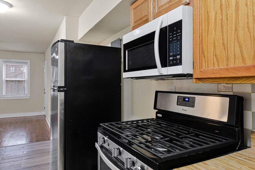 Building Photo - 3427 B St SE