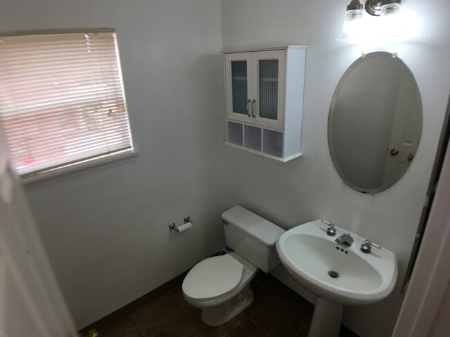 Building Photo - Spacious 3-Bedroom Home in Tropics at Waik...