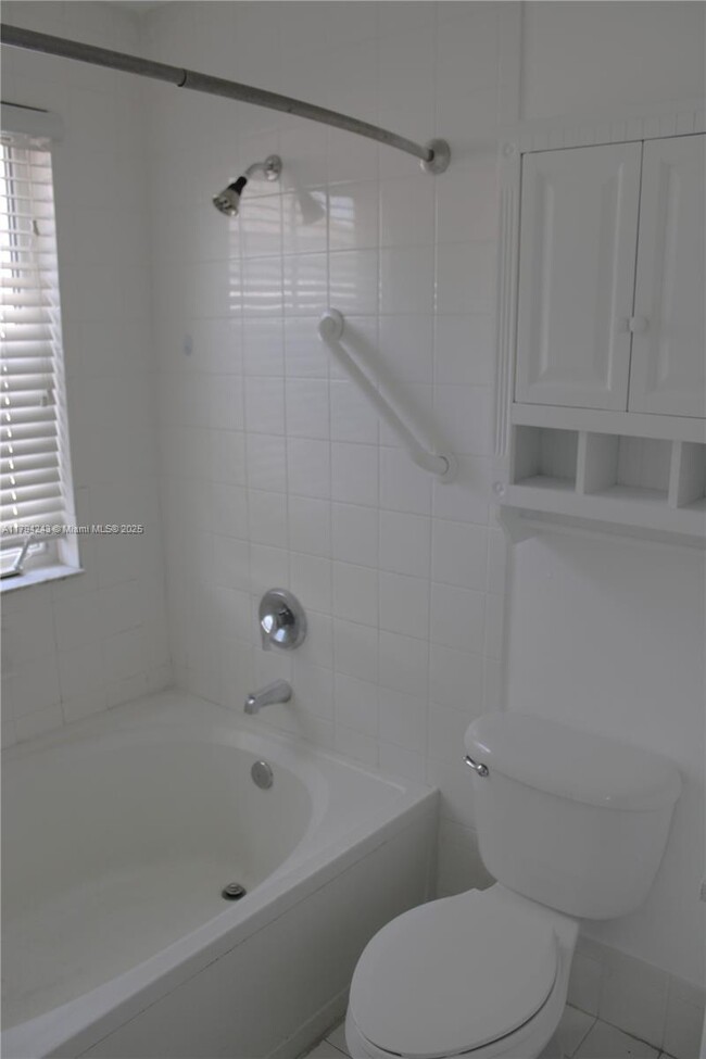 Building Photo - 4435 SW 160th Ave