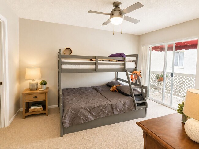 Building Photo - FOR RENT – STUNNING 2 BEDROOM / 2 BATH CONDO IN BRADENTON