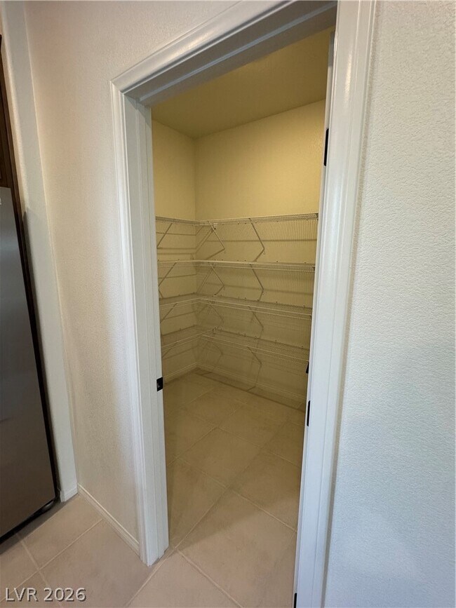 Building Photo - 1505 Little Penguin St