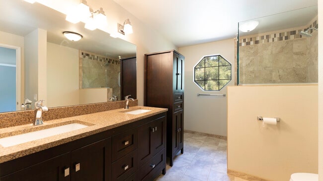 Building Photo - 18135 160th Ave SE