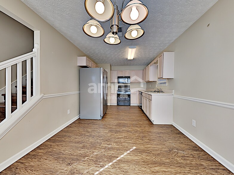 Building Photo - 201 Toulouse St