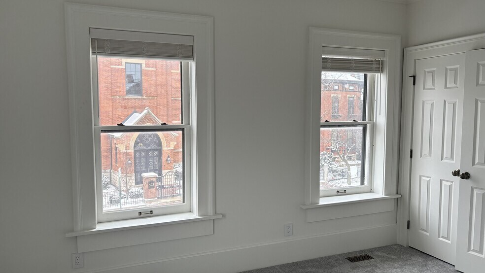 Building Photo - 678 Mohawk St