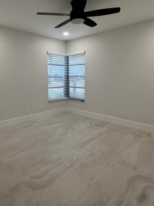 Building Photo - 11600 Island Lakes Ln