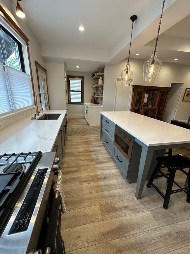 Building Photo - 1317 W Eddy St