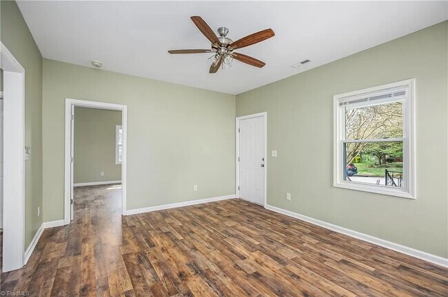 Building Photo - 2335 Greenway Ave NW