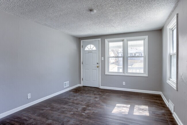 Building Photo - 3224 N 40th St