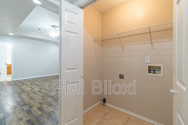 Building Photo - 1513 Buck St