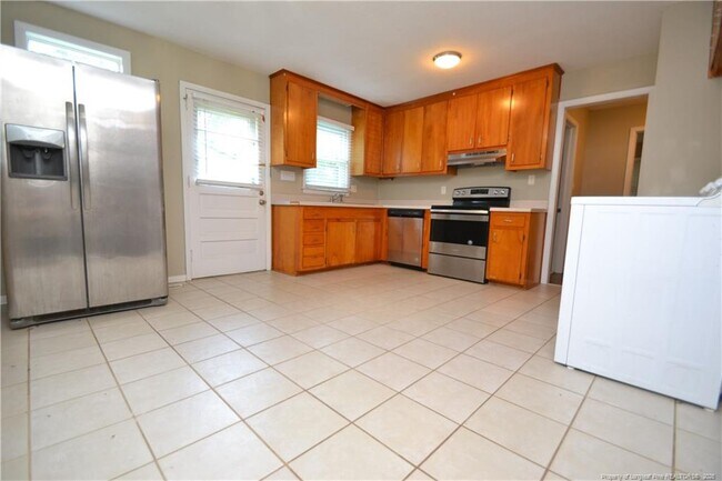 Building Photo - 5131 Lundy Dr