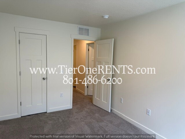 Building Photo - NO DEPOSIT option available for qualified renters with Obligo
