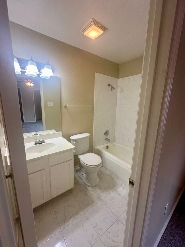 Building Photo - August Move-In Special- 3/2.5 in Gated Com...