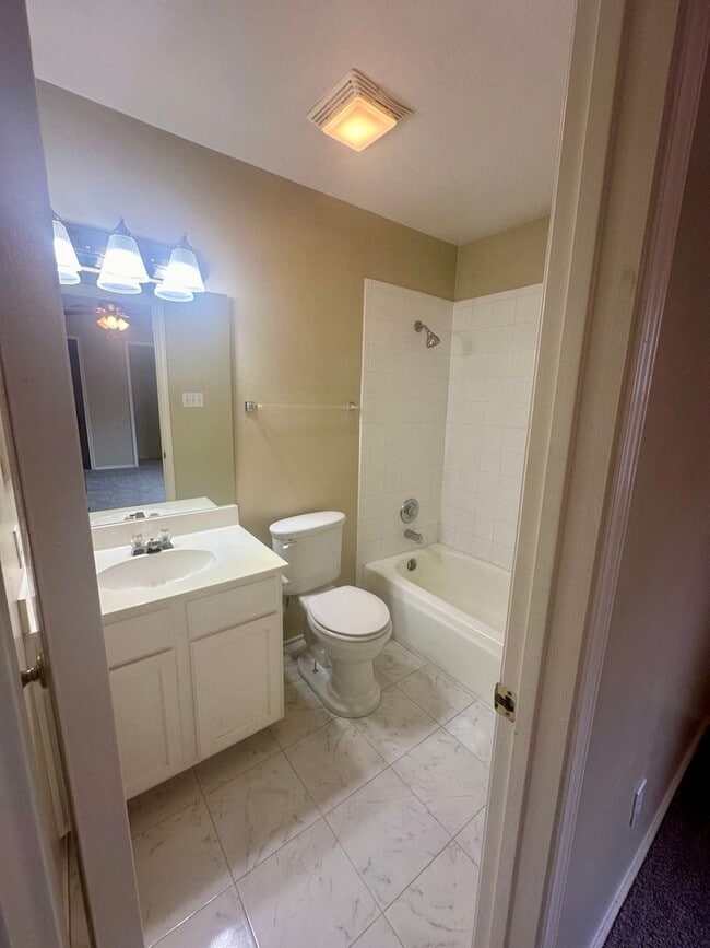 Building Photo - July Move-In Special- 3/2.5 in Gated Commu...