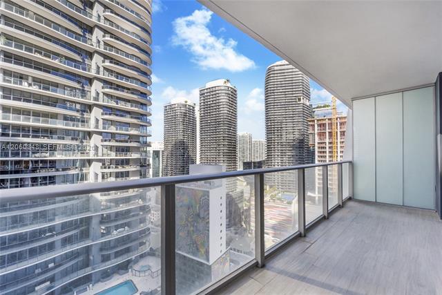 Building Photo - 1010 Brickell Ave