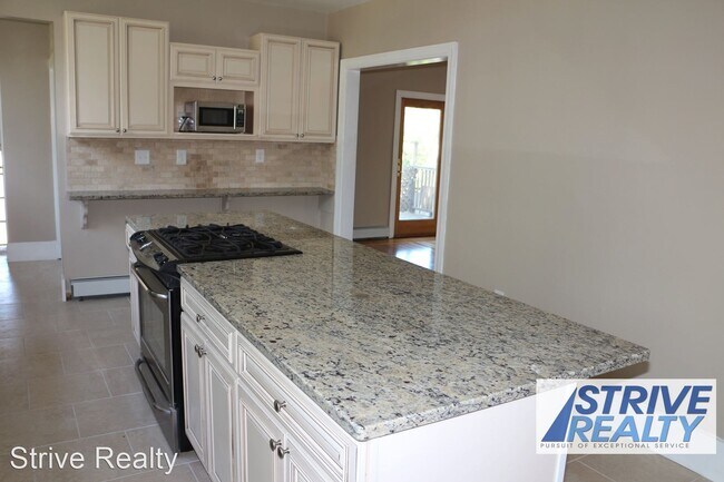 Building Photo - 6 br, 2.5 bath House - 5 Elmhurst Ave