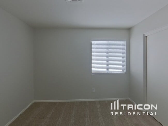Building Photo - 3426 W Wayland Dr