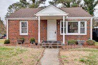 Building Photo - 2808 Arcadia Ave