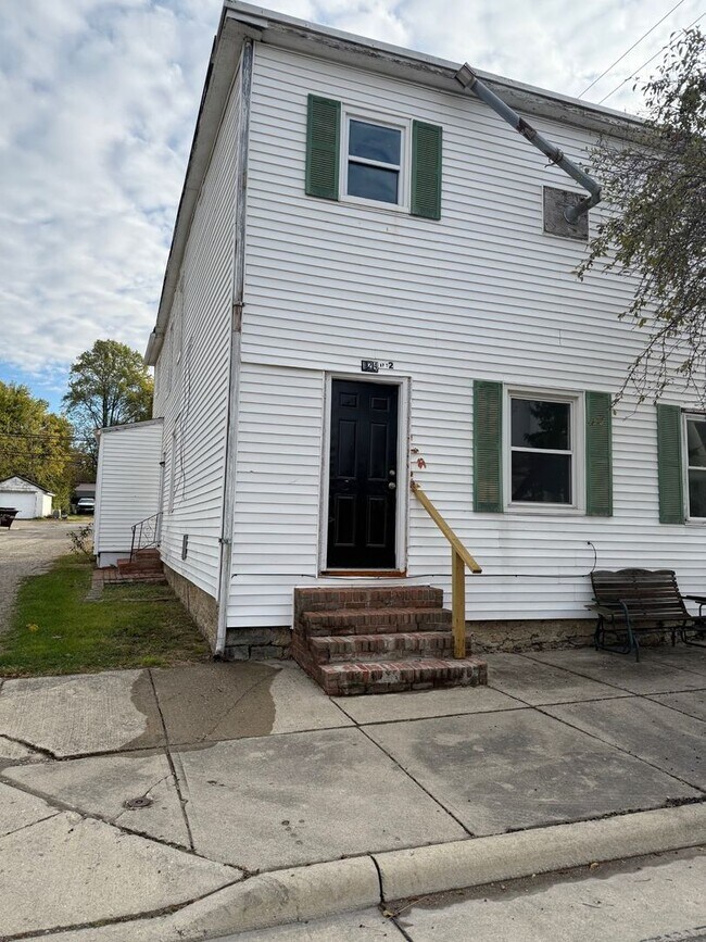 Primary Photo - 124 S Chillicothe St