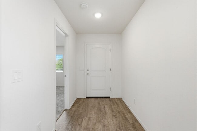 Building Photo - 4bedroom 2 bath single family home!