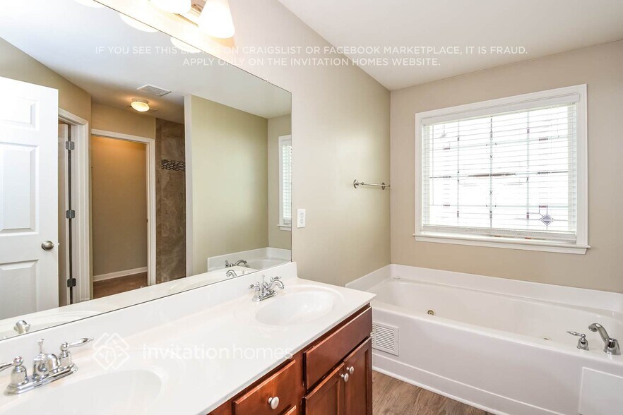 Building Photo - 3158 Yelton Ln