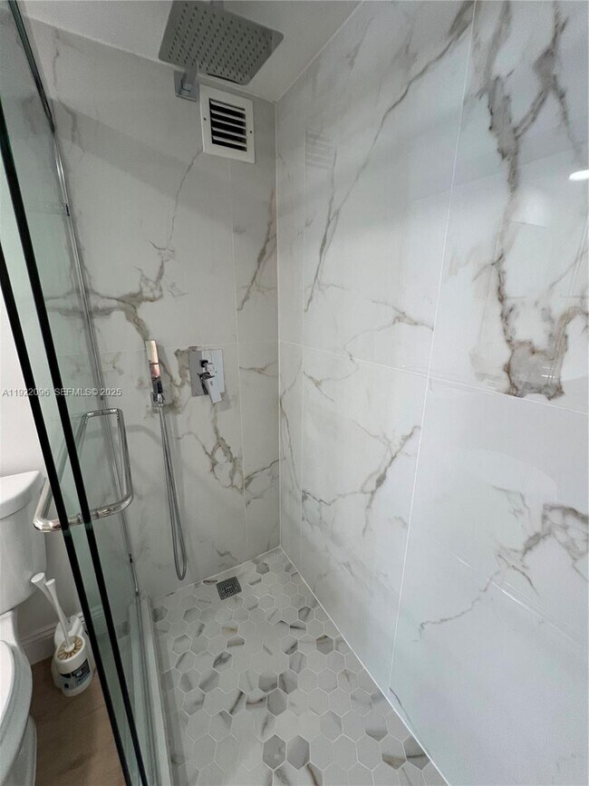 Building Photo - 345 Ocean Dr