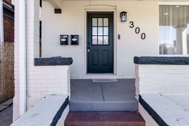 Building Photo - "COMING SOON" Stunning Remodeled Patio Hom...