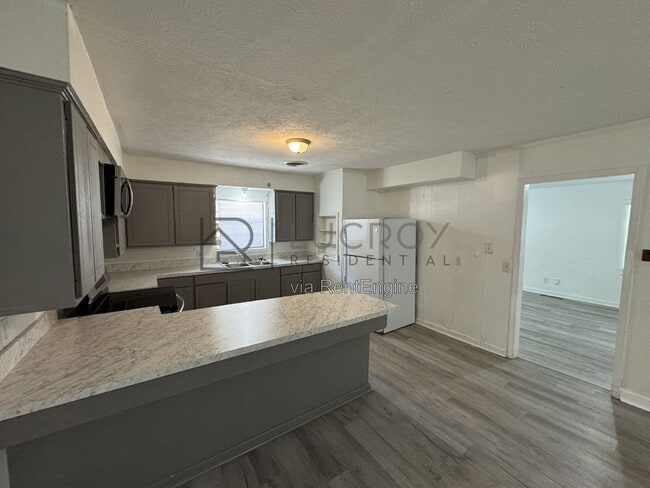 Building Photo - 556 Woodward Ave