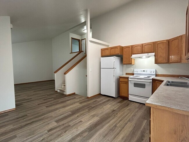 Building Photo - 7815 Deschutes Dr