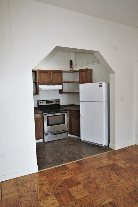 Building Photo - 1513 Bolton St