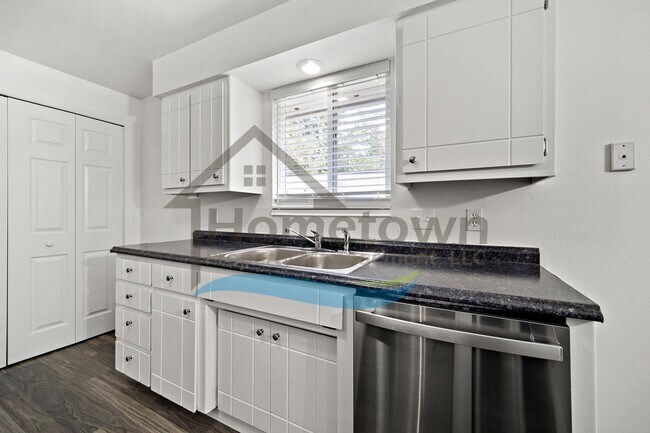 Building Photo - 2850 N Francis St