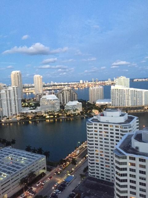 Building Photo - 950 Brickell Bay Dr