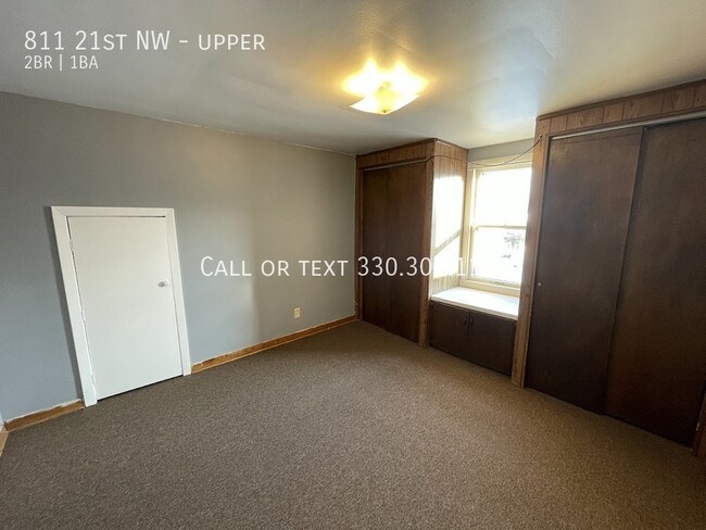 Building Photo - Two bedroom two bathroom second level apar...