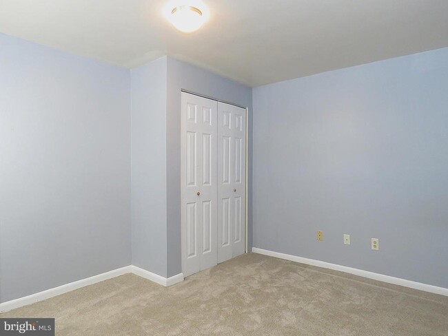 Building Photo - 3013 Hickory Grove Ct