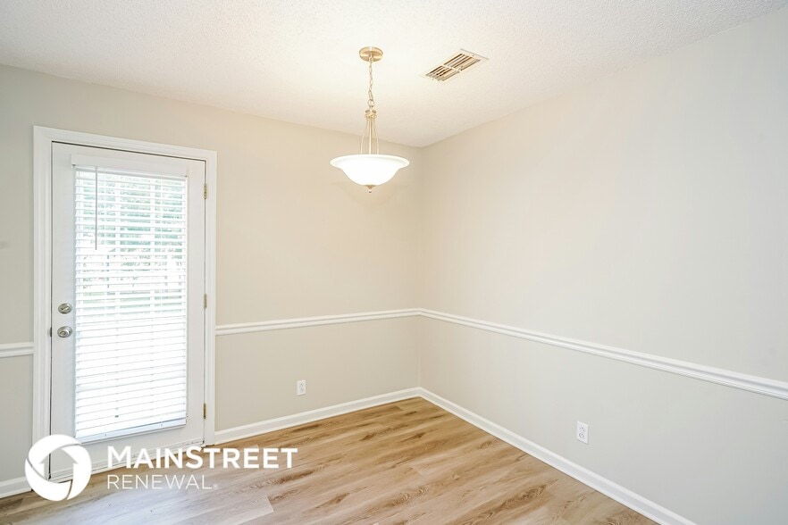 Building Photo - 421 Jonquil Ct