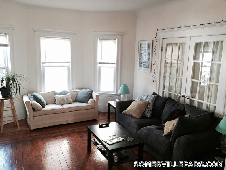 Building Photo - 50 Holyoke Rd