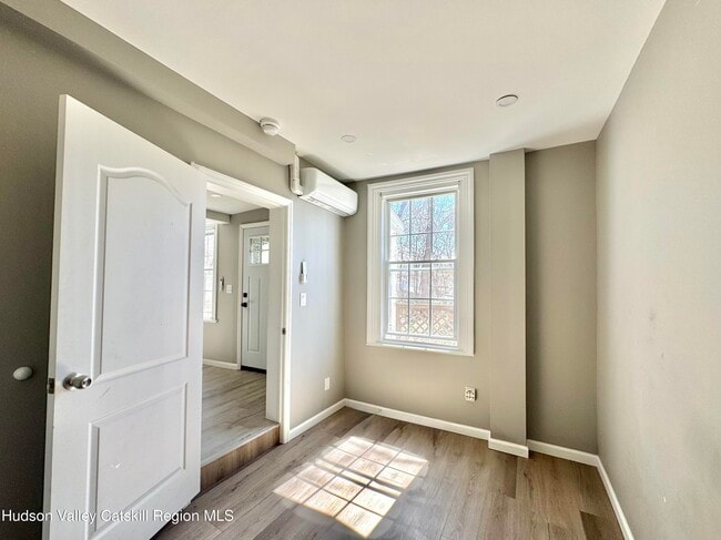 Building Photo - 46 North St