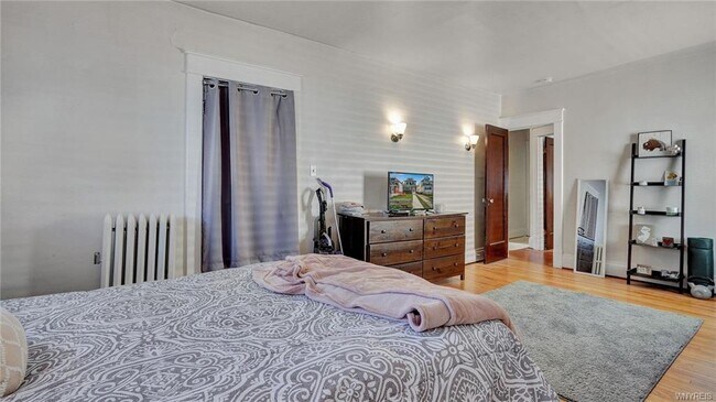 Building Photo - 59 Crestwood Ave