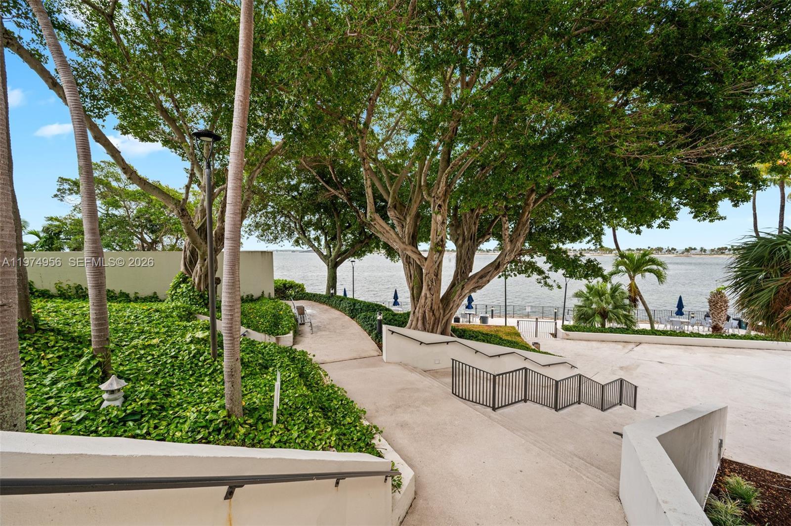 Building Photo - 2333 Brickell Ave