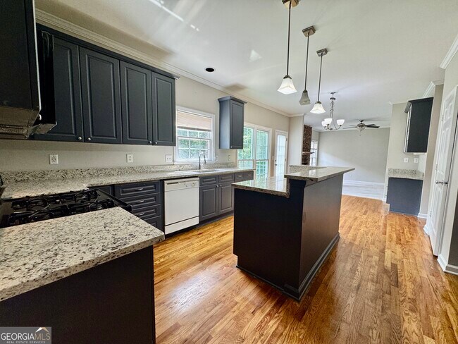 Building Photo - 1770 Highland Oaks Way NE