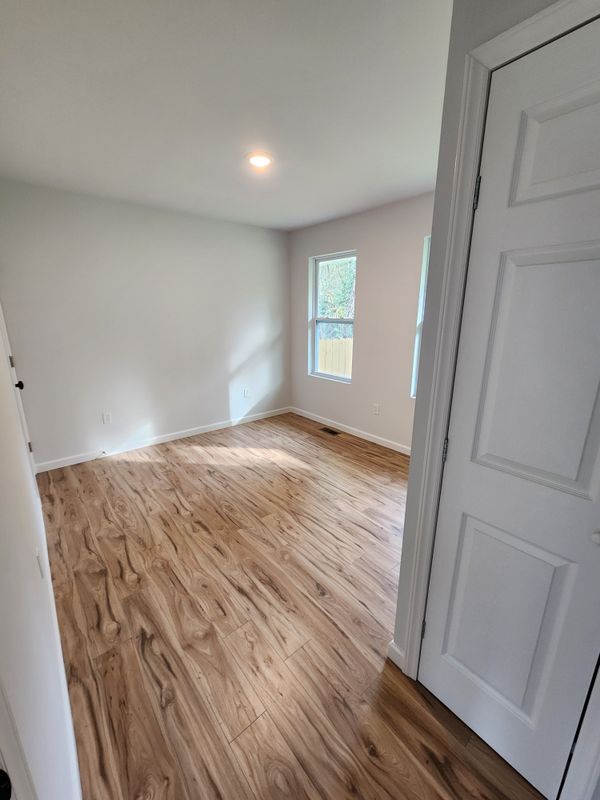 Building Photo - 109 2nd St