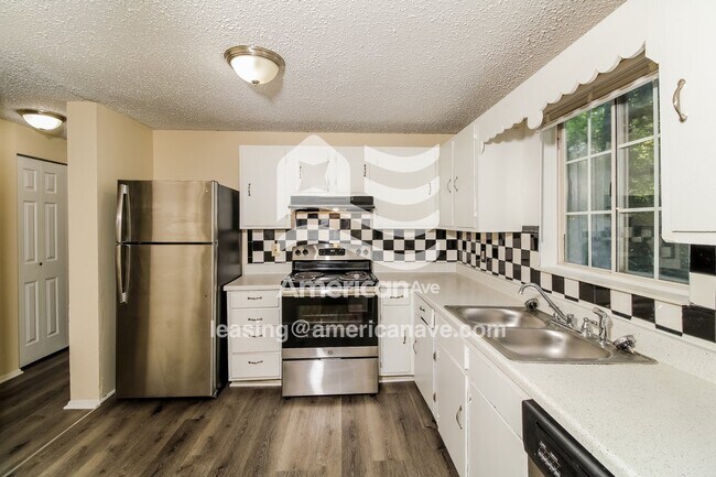 Building Photo - 3004 Windwood Pl