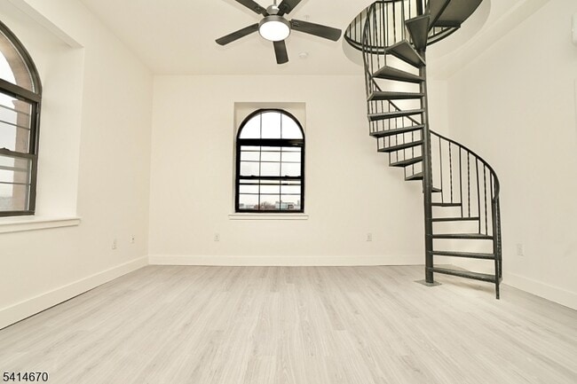 Building Photo - 536 Central Ave